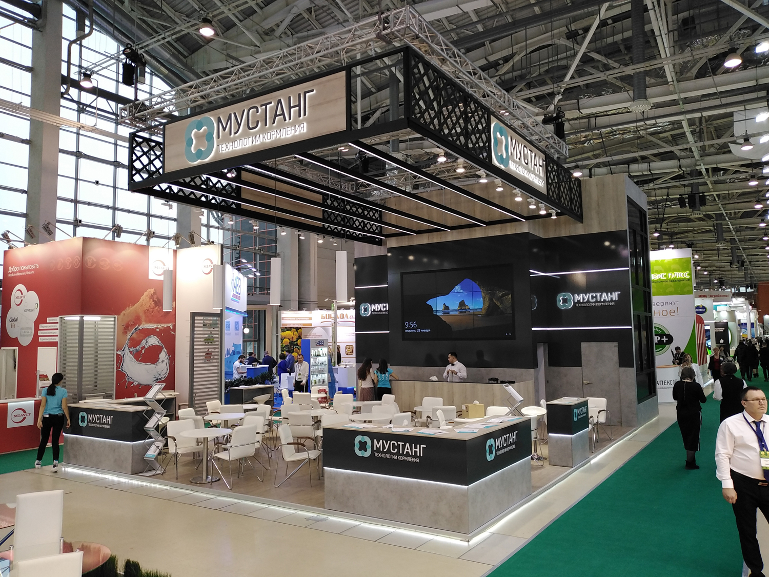 Эксклюзивный стенд для компании «МУСТАНГ Технологии Кормления».